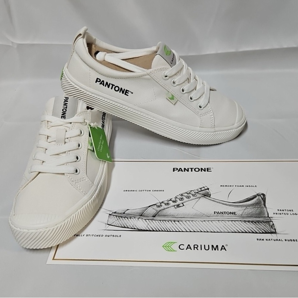 Cariuma OCA Low Pantone Snow White Canvas Sneakers